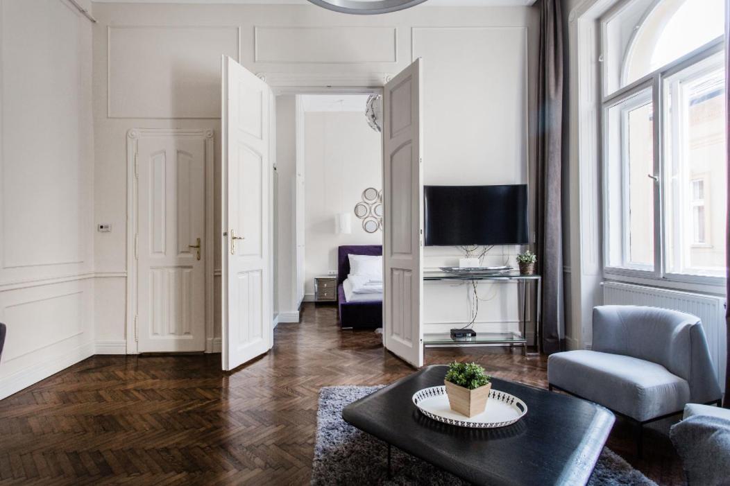 Opera Apartment With Free Parking, 2Br2Ba, Ac บูดาเปสต์ ภายนอก รูปภาพ