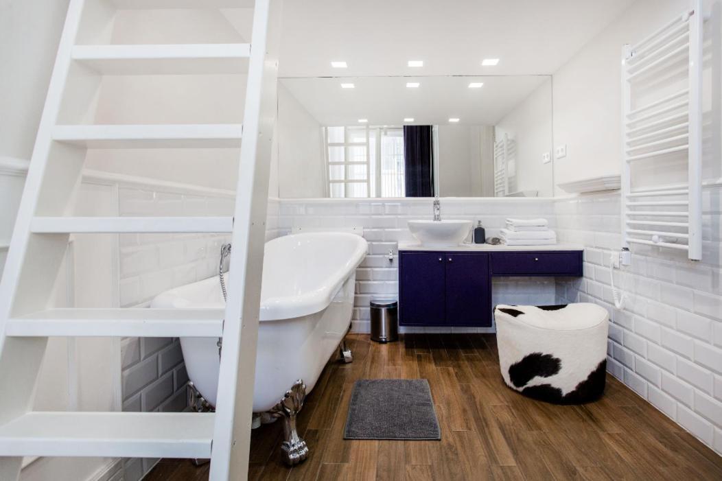 Opera Apartment With Free Parking, 2Br2Ba, Ac บูดาเปสต์ ภายนอก รูปภาพ